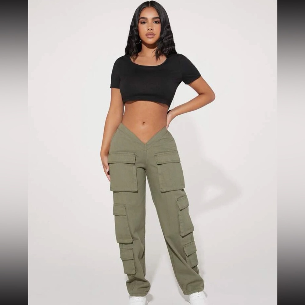 Petite V-cut waist flap cargo pants